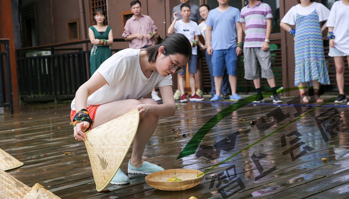 蒙牛攜手大潤發(fā)半年生意回顧團隊熔煉工業(yè)考察活動